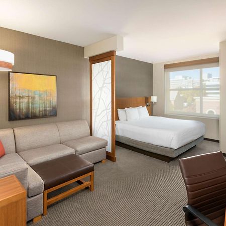 Hyatt Place Greenville Downtown Exteriör bild