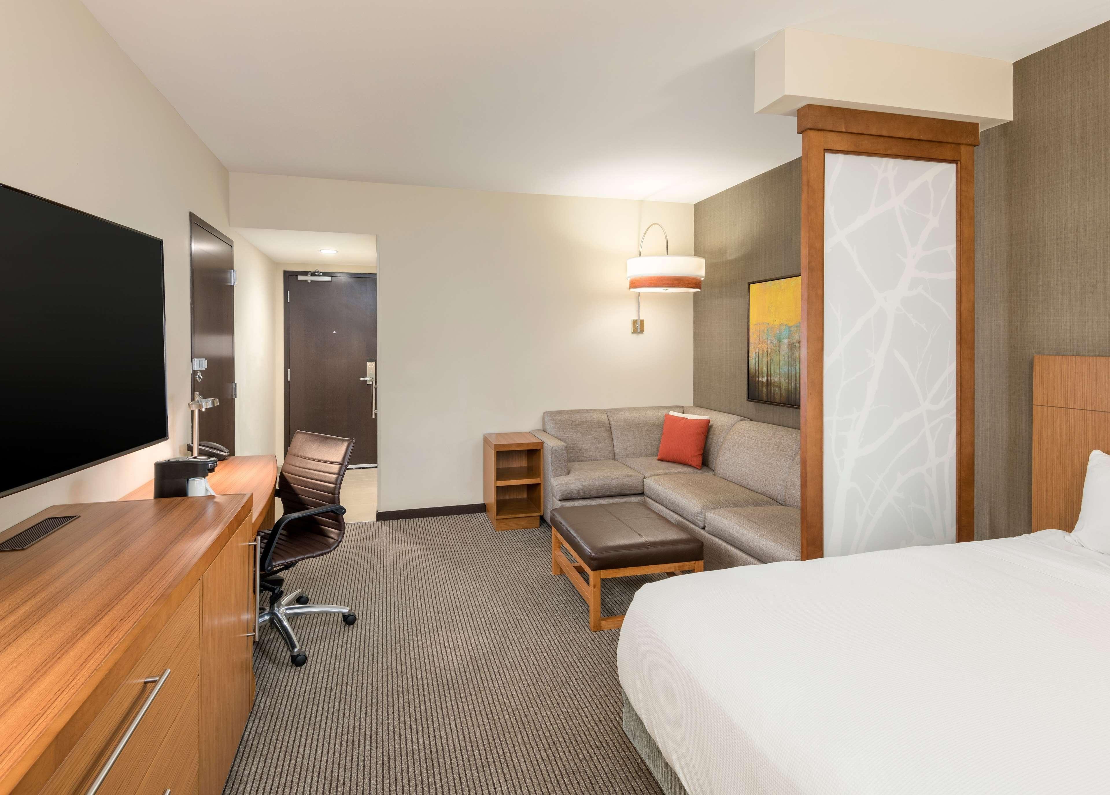 Hyatt Place Greenville Downtown Exteriör bild