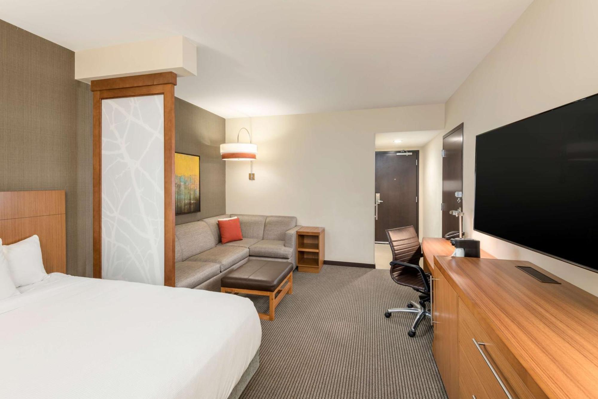 Hyatt Place Greenville Downtown Exteriör bild